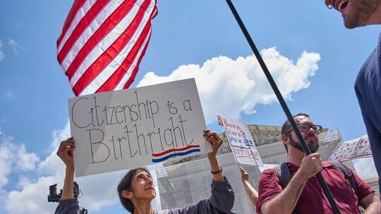 Das Dekret zum Geburtsrecht ist umstritten