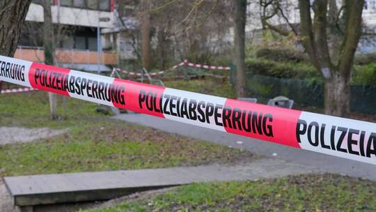 16-Jähriger auf Stuttgarter Spielplatz angeschossen 16-Jähriger auf Stuttgarter Spielplatz angeschossen