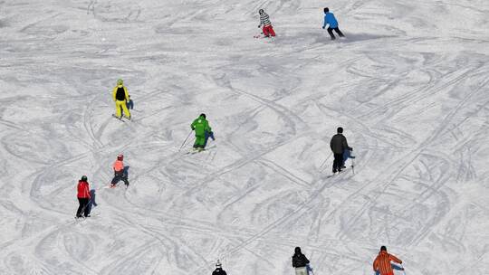 Jugendlicher stirbt bei Sturz neben einer Skipiste Jugendlicher stirbt bei Sturz neben einer Skipiste