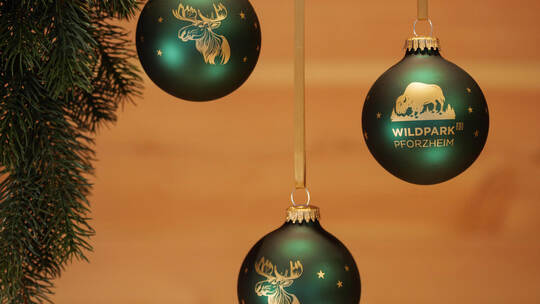 Die diesjährige Sammelkugel zeigt in Grün detailreiche Motive aus dem Wildpark Pforzheim. Daniela Samsony