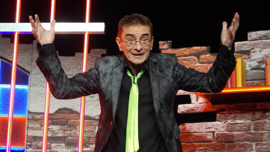 Mathias Richling mit Humor, der einem auch schon mal im Halse stecken bleibt. robin daniel frommer