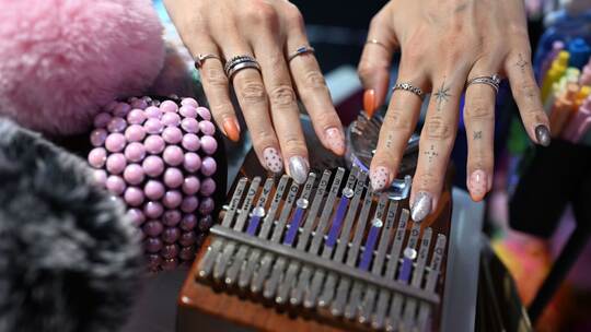 Geräusch-Influencerin Miss Mi