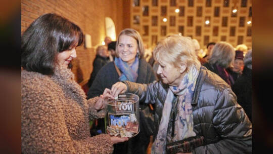 In der Stadtkirche: Benefiz-Weihnachtskonzert zugunsten "Menschen in Not" Ungerer Werkchor, Südwestdeutsches Kammerorchester (Le
