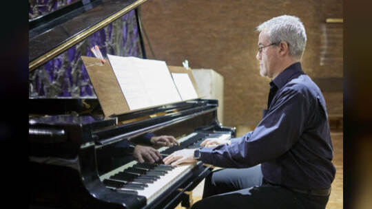 In der Stadtkirche: Benefiz-Weihnachtskonzert zugunsten "Menschen in Not" Ungerer Werkchor, Südwestdeutsches Kammerorchester (Le