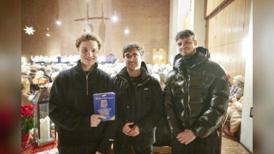 In der Stadtkirche: Benefiz-Weihnachtskonzert zugunsten "Menschen in Not" Ungerer Werkchor, Südwestdeutsches Kammerorchester (Le