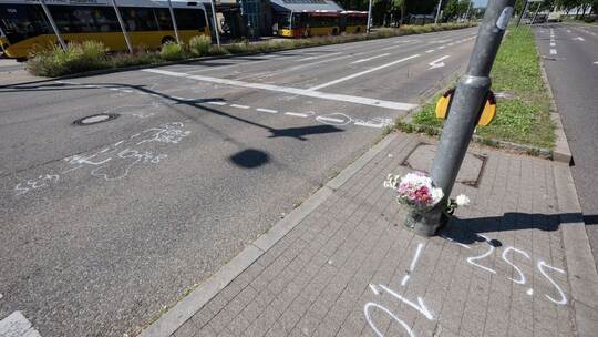 Nach tödlichem Unfall eines Motorradpolizisten Nach tödlichem Unfall eines Motorradpolizisten