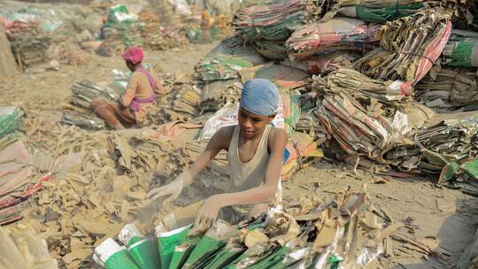 Kinderarbeit und Umweltverschmutzung in Bangladesch