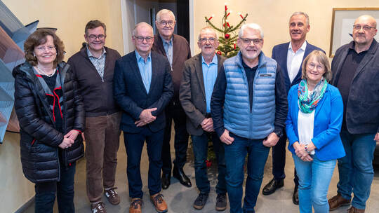 Beim Austausch in Ötisheim: Dorothee Erlbruch („Hilfe zum Leben“), Jens Hofmann (Geschäftsführer Firma Kummer), Rainer Ilg (Förd