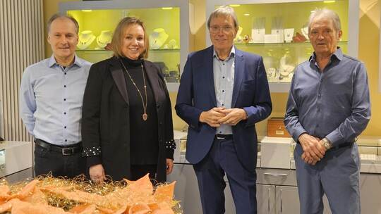 Feiern 90-jähriges Firmenjubiläum von Juwelier Söhnle: Frank Beck, Silke Söhnle-Beck, Werner Söhnle und Oswald Söhnle (von links