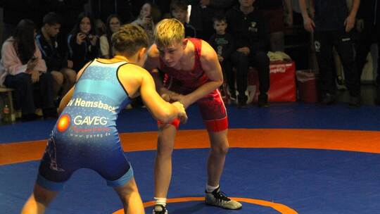 Brötzingens Neal Maier (rechts) ließ seinem Gegner keine Chance. J. Keller
