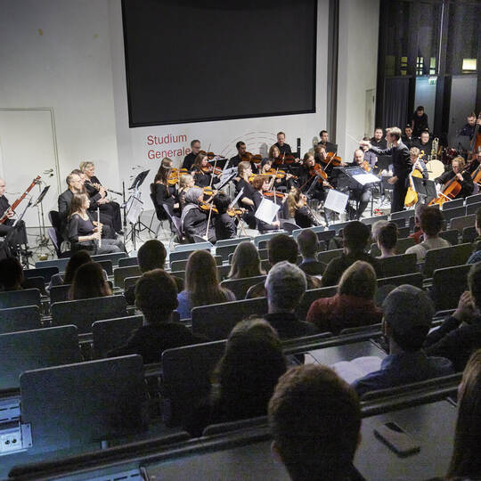 Hochschulorchester: "Filmreif - das Hochschulorchester spielt auf."