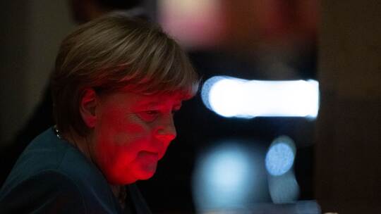 Kretschmann würdigt Merkel für Corona-Politik Kretschmann würdigt Merkel für Corona-Politik