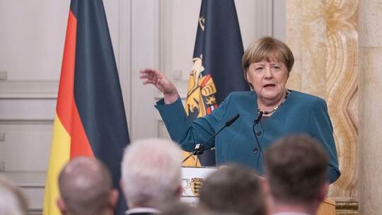 Kretschmann würdigt Merkel für Corona-Politik Kretschmann würdigt Merkel für Corona-Politik