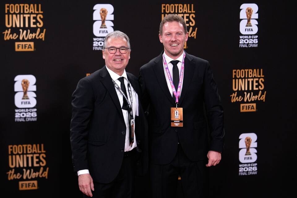 Bundestrainer Nagelsmann (r) und DFB-Geschäftsführer Rettig