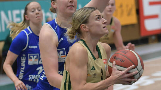 Zu Hause gewann Keltern (vorn Alexandra Wilke) gegen Marburg – nun geht es zu den Hessinnen. Michael Ripberger