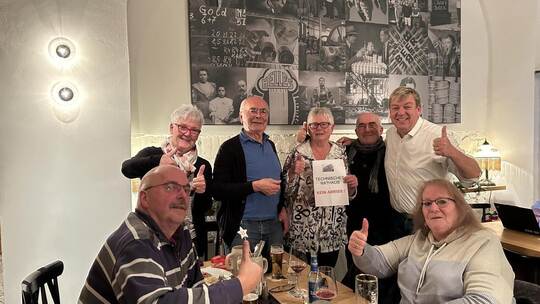 Treffen im „Schlosskeller“ zur Vorbereitung der Demo: Thomas Häffelin, Veronika Joos, Günter Haug, Gabriele Münster, Carlos Mogu