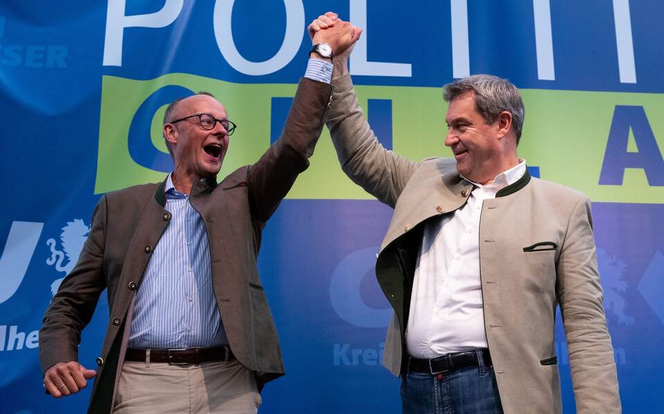 Politischer Frühschoppen auf dem Volksfest Gillamoos Politischer Frühschoppen auf dem Volksfest Gillamoos