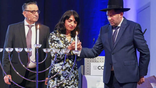 Im Jahr 2022 hatte es bereits einen jüdisch-christlichen Festakt im CCP gegeben. Damals entzündeten Rami Suliman, Vorsitzender d