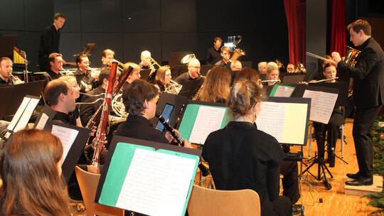 Mit seinem hervorragenden Adventskonzert begeistert das Projektorchester des Ötisheimer Musikvereins unter der Leitung von Lukas