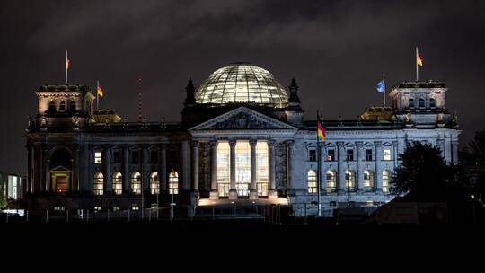 Reichstagsgebäude im Morgengrauen Reichstagsgebäude im Morgengrauen