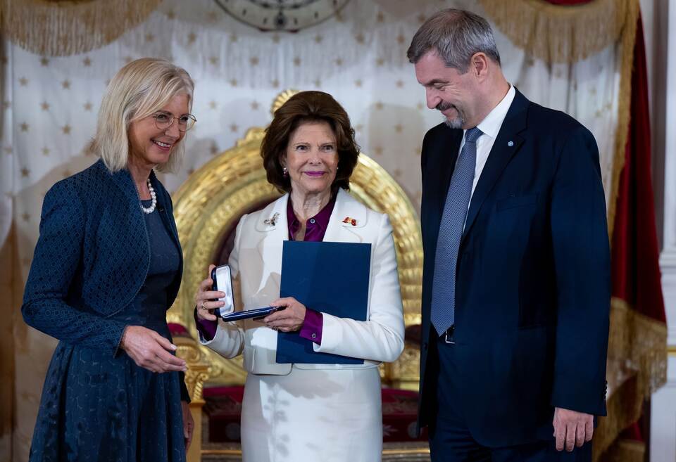 Bayerische Staatsmedaille für Königin Silvia von Schweden Bayerische Staatsmedaille für Königin Silvia von Schweden