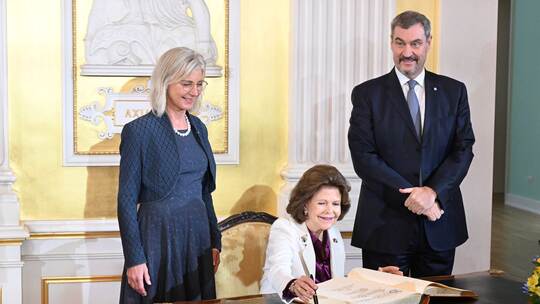 Bayerische Staatsmedaille für Königin Silvia von Schweden Bayerische Staatsmedaille für Königin Silvia von Schweden