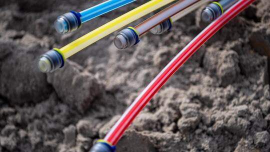 Breitbandausbau: Neue Infos dazu gibt es in Wimsheim. Sina Schuldt, dpa Glasfaserkabel