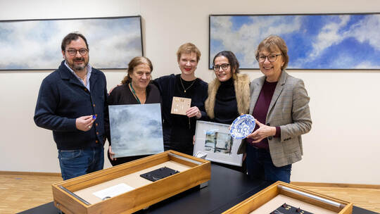 An der Ausstellung „Bis Weihnachten“ sind Christian Guthmann, Anina Gröger, Frieda Dörfer und Natascha Reichel (von links) betei Ausstellung Bis Weihnachten Neuer Kulturraum