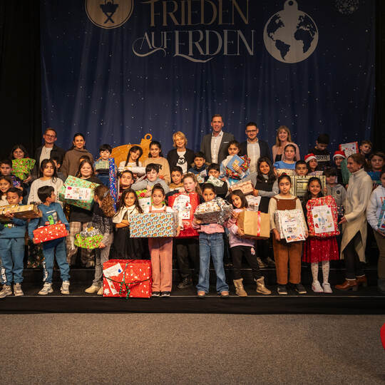 Geschenkübergabe Sparkasse Familienzentrum Stadtmission