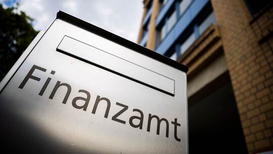 Briefkasten eines Finanzamts