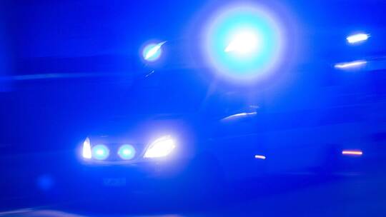 Rettungswagen mit Blaulicht