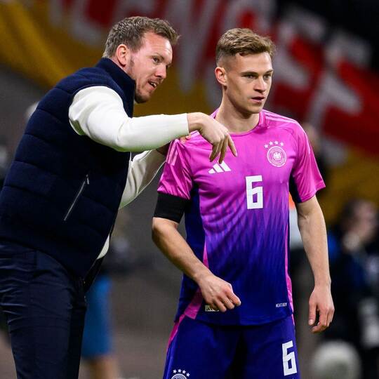 Julian Nagelsmann (l) und Joshua Kimmich