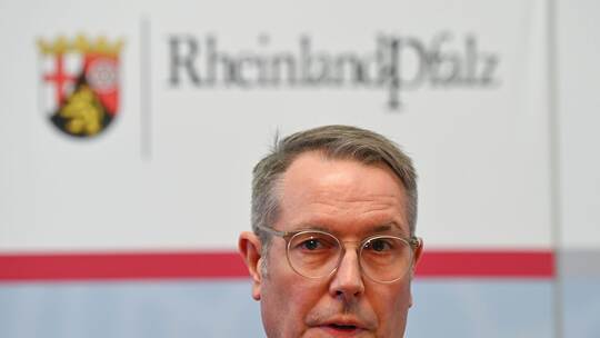 Ministerpräsident Alexander Schweitzer (SPD)