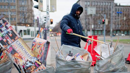 Traditioneller Neujahrsputz muslimischer Jugendlicher