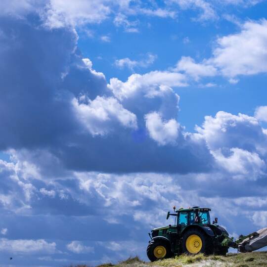 Feldarbeiten bei trockenem Wetter