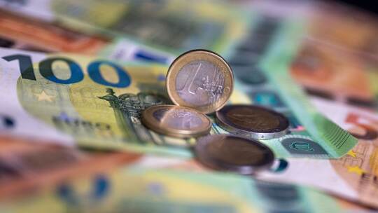 Bargeld - Mittlerer Bruttoverdienst Bargeld - Mittlerer Bruttoverdienst