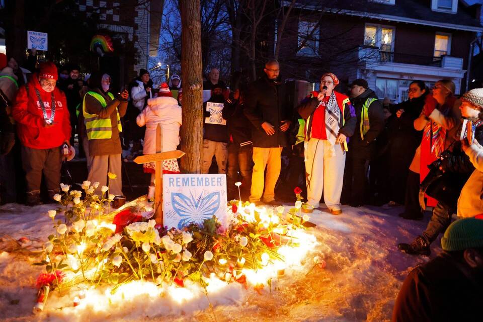 Frau stirbt nach Schüssen eines ICE-Beamten in Minneapolis Frau stirbt nach Schüssen eines ICE-Beamten in Minneapolis