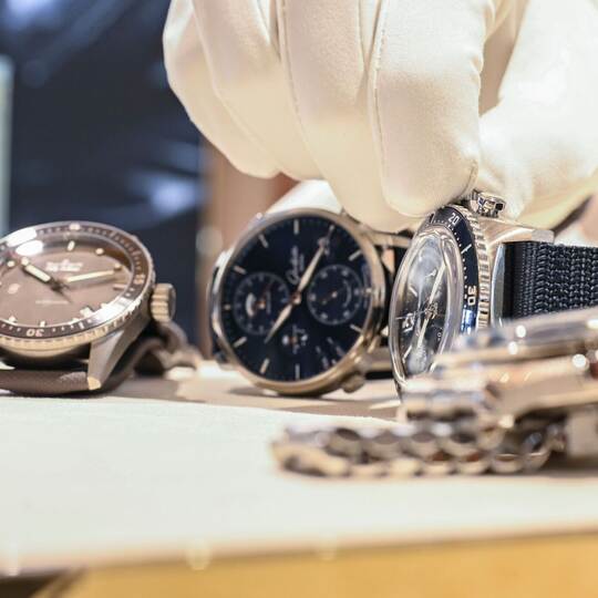 Luxusuhren in einem Juweliergeschäft