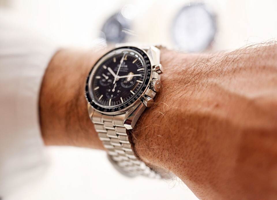 Luxusuhren in einem Juweliergeschäft Luxusuhren in einem Juweliergeschäft