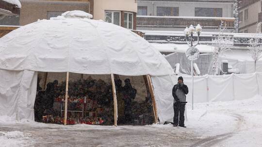 Trauerfeier nach Brand im Schweizer Skiort Crans-Montana