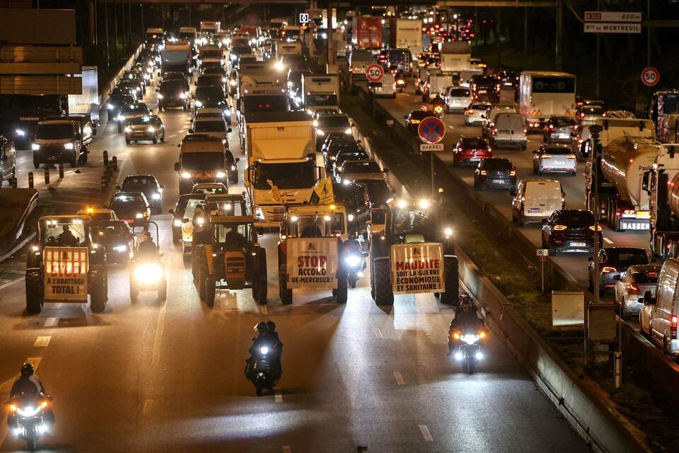 Protest gegen EU-Mercosur-Freihandelsabkommen - Paris Protest gegen EU-Mercosur-Freihandelsabkommen - Paris