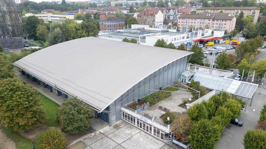 Luftbild Eissportzentrum St Maur Halle