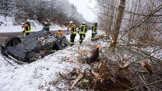 Tödlicher Unfall bei winterlichen Straßenverhältnissen