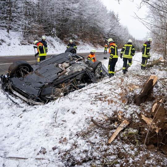 Tödlicher Unfall bei winterlichen Straßenverhältnissen