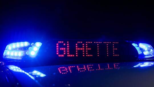 Auf Schnee folgt Eis - Gefahr auf glatten Straßen