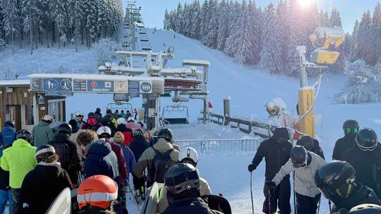 Auf Schnee folgt Eis - Gefahr auf glatten Straßen