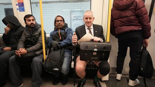 «No Trousers Tube Ride»: Ohne Hose in U-Bahnen in London