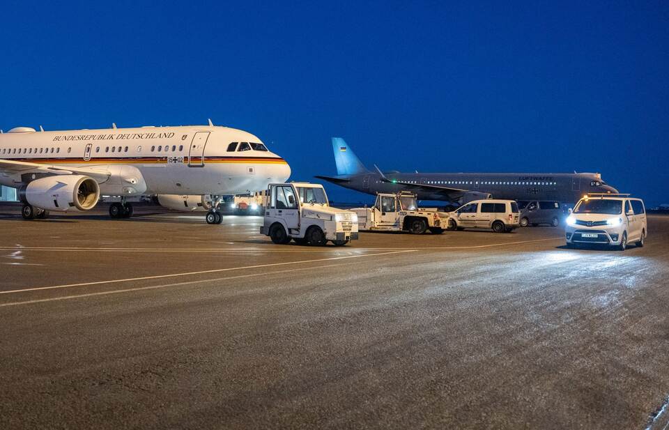 Außenminister Wadephul fliegt in die USA - Zwischenstopp Island