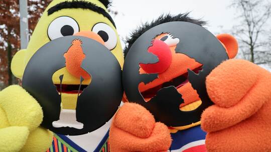 Fußgängerampel mit Ernie und Bert aus der Sesamstraße