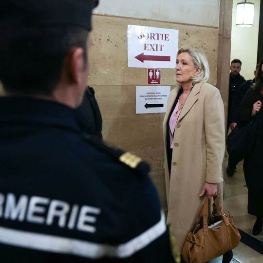 Berufungsverfahren - Le Pen zum Verdacht auf Veruntreuung